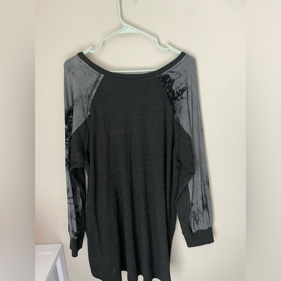 Umgee Mixed Media Gray Thermal Pullover Size Large - Picture 5 of 7